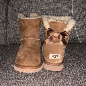 LIKe NEW✨ Bailey Bow ugg boots Mini